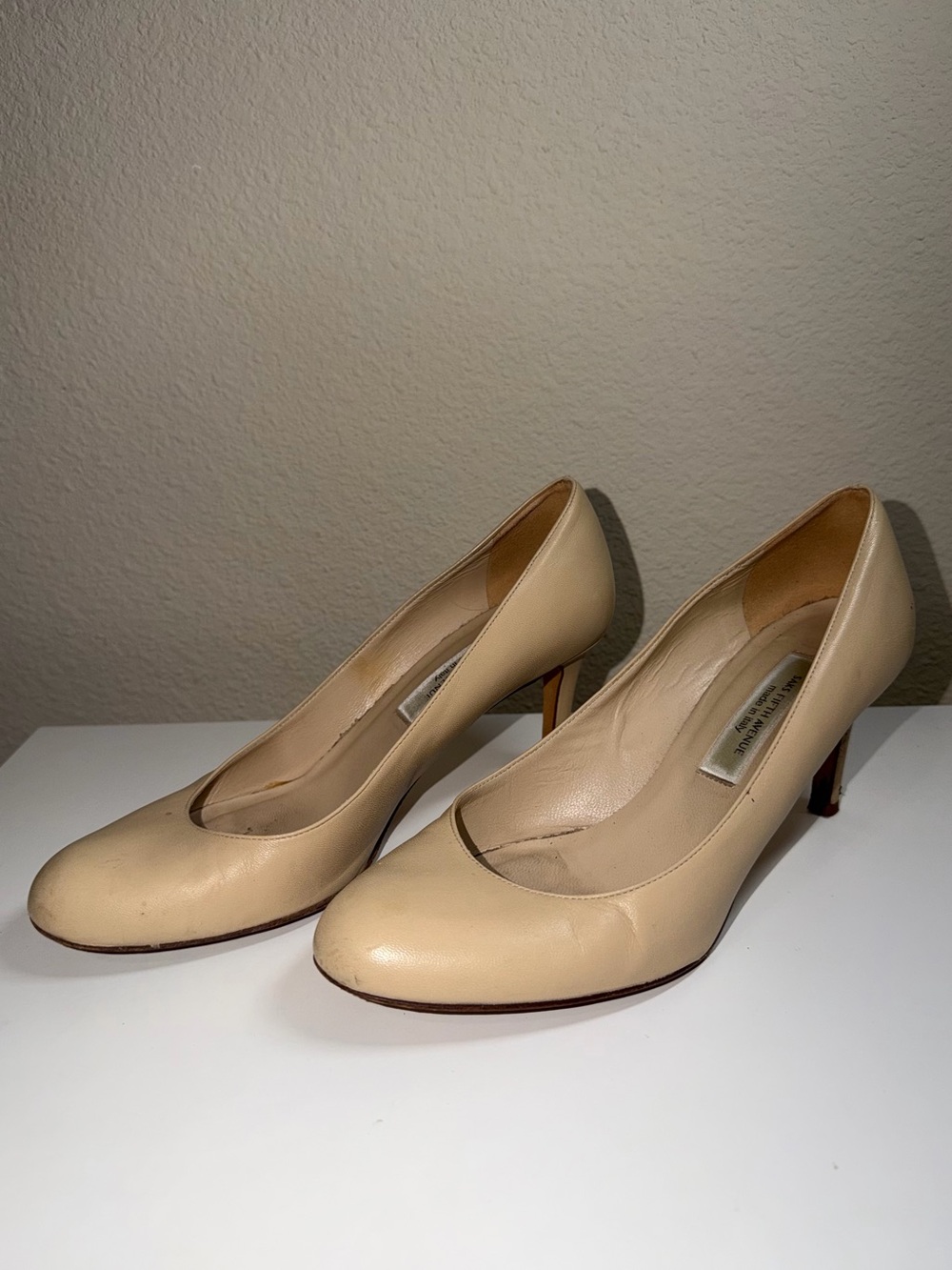 Saks Fifth Avenue Beige Leather Almond Toe Pumps Size 8